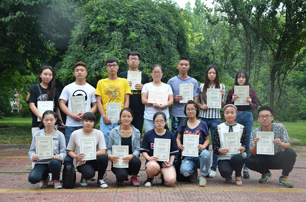 Beat365学生在2016年全国大学生英语竞赛（NECCS）中喜获佳绩