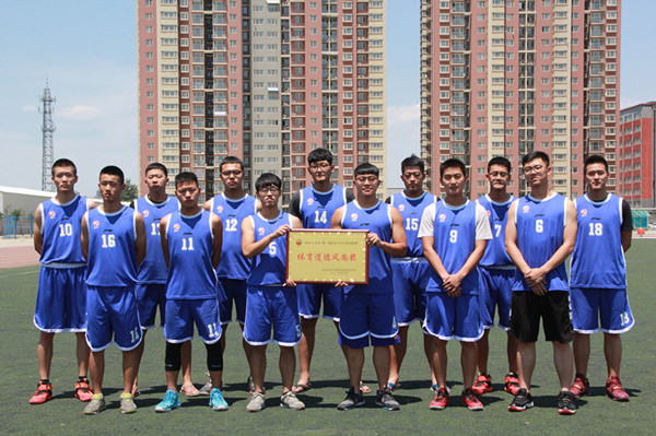 活力展风貌  球场扬风姿