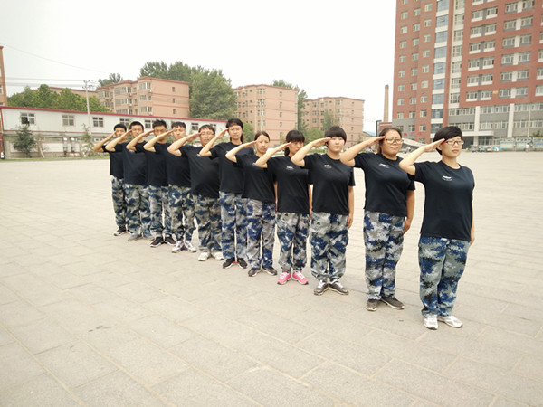 Beat365组织2016年新入职辅导员军训