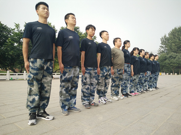 Beat365组织2016年新入职辅导员军训