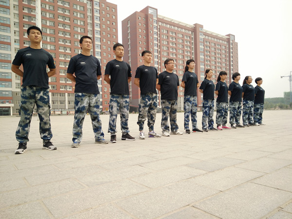 Beat365组织2016年新入职辅导员军训