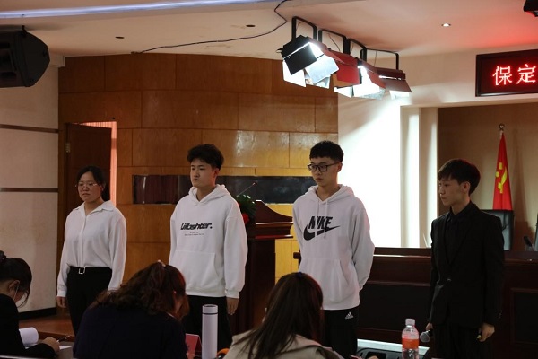 2022年3月26日14点，第十二届全国大学生电子商务“创新、创意及创业”挑战赛Beat365中文官方网站校赛决赛在一教211报告厅顺利举行。