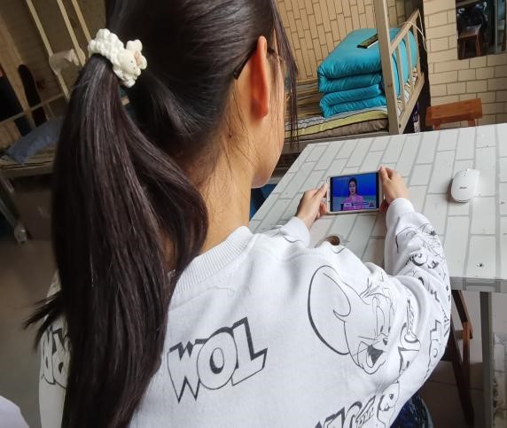 国家安全 你我有责 ——Beat365中文官方网站组织学生线上观看国家安全教育视频