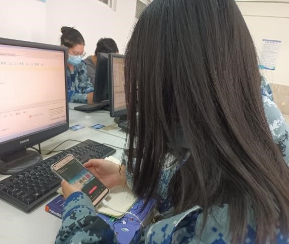 国家安全 你我有责 ——Beat365中文官方网站组织学生线上观看国家安全教育视频