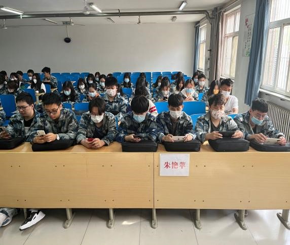 国家安全 你我有责 ——Beat365中文官方网站组织学生线上观看国家安全教育视频