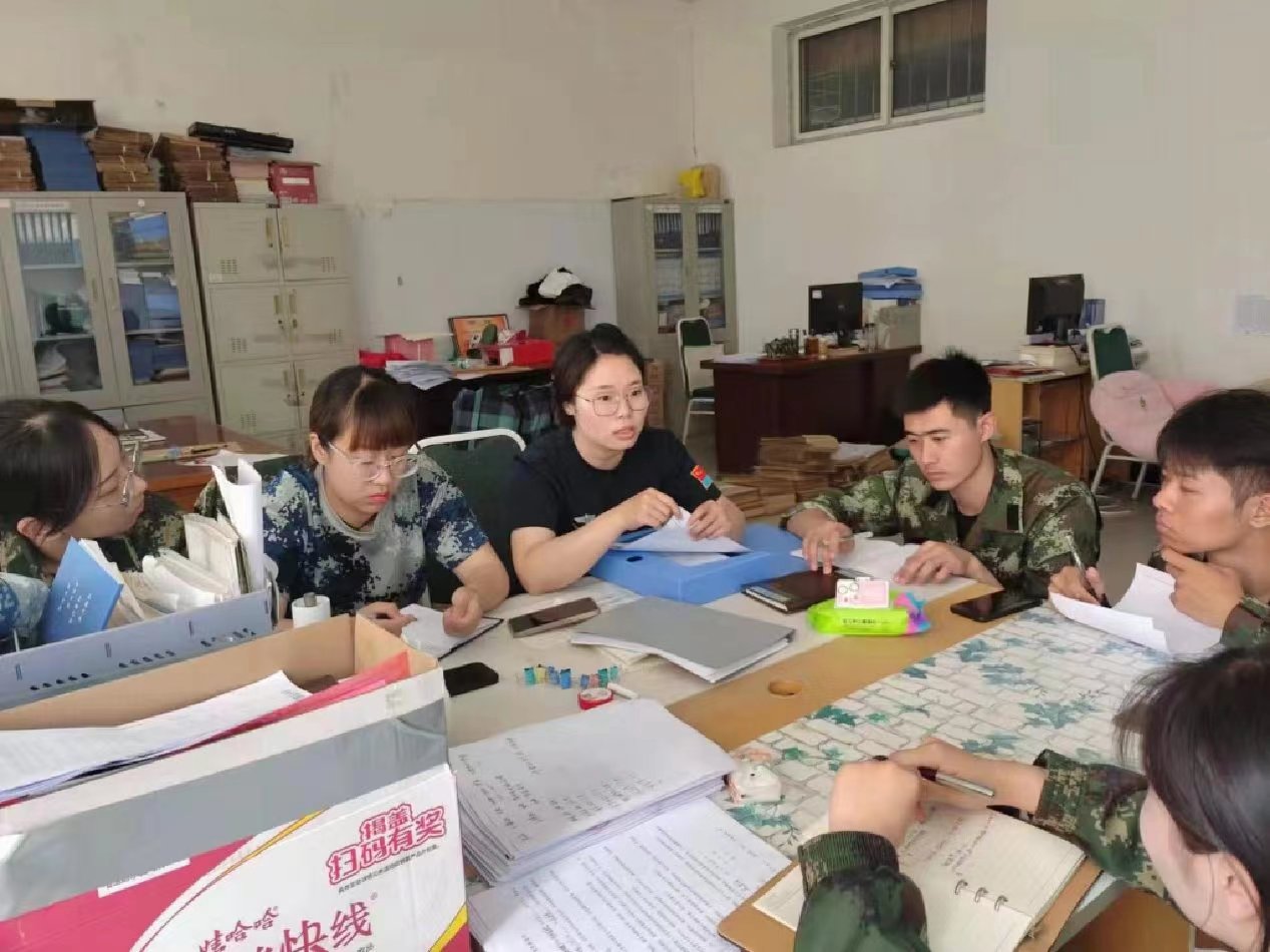 Beat365中文官方网站开展“传帮带”式新入职辅导员培训day3