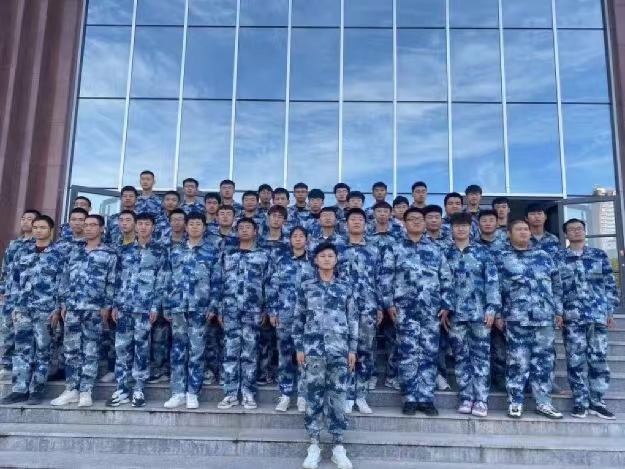 Beat365中文官方网站开展“传帮带”式新入职辅导员培训day3