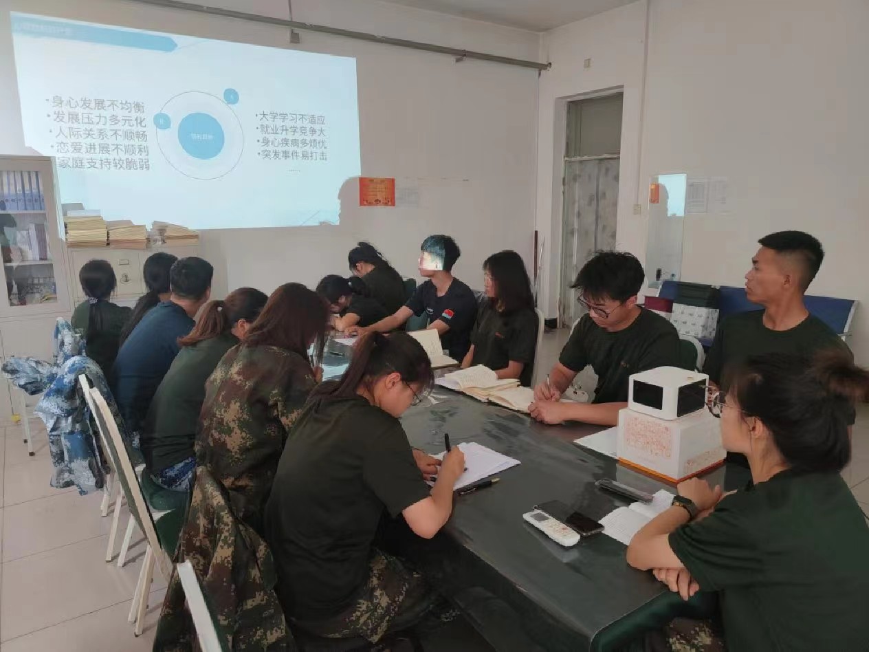 Beat365中文官方网站开展“传帮带”式新入职辅导员培训day3