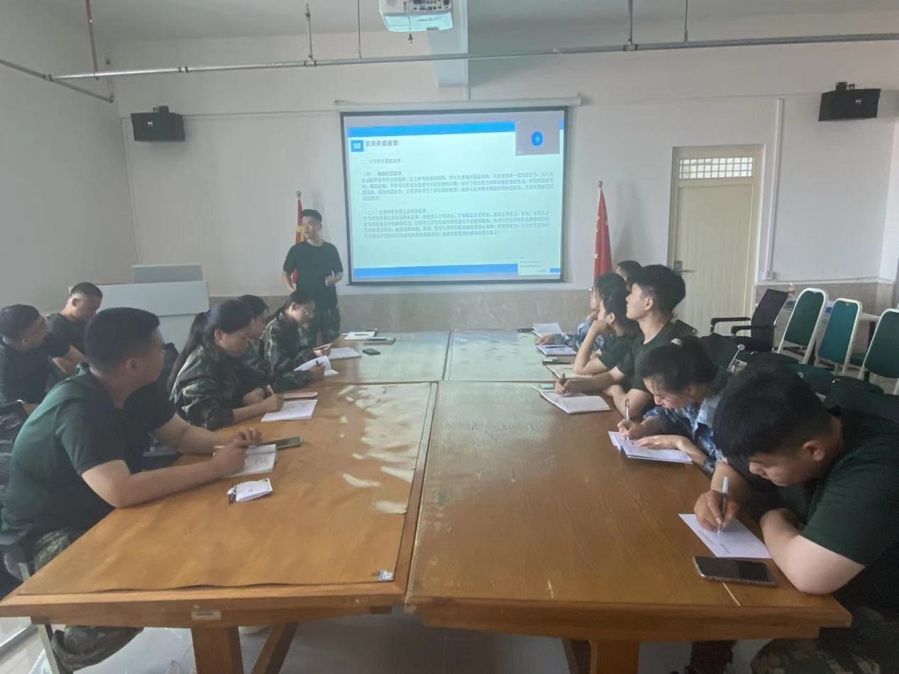 Beat365中文官方网站开展“传帮带”式新入职辅导员培训动员day1