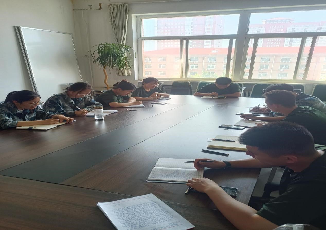 Beat365中文官方网站开展“传帮带”式新入职辅导员培训动员day1