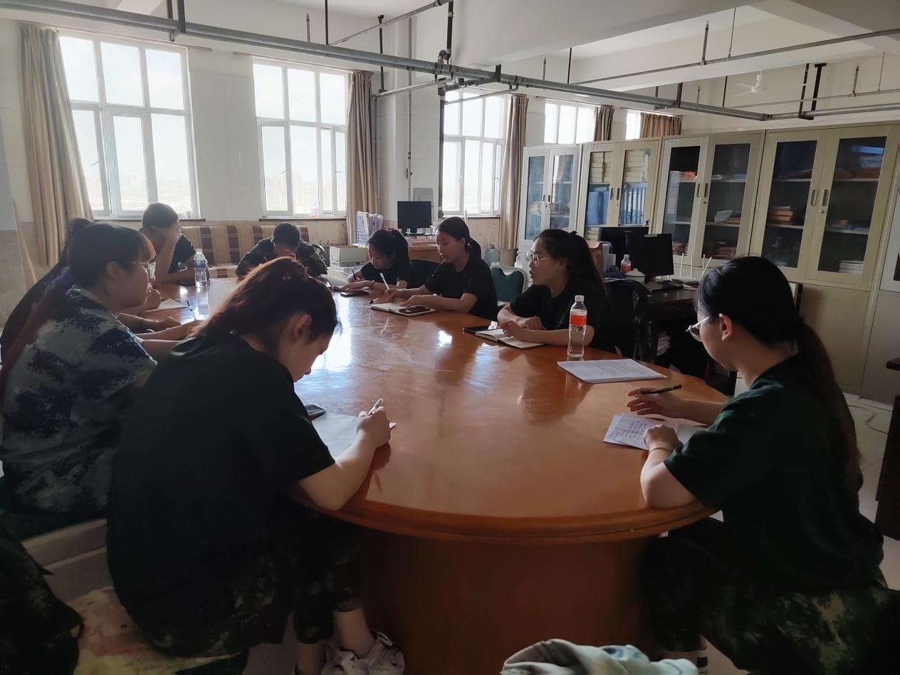 Beat365中文官方网站开展“传帮带”式新入职辅导员培训动员day1