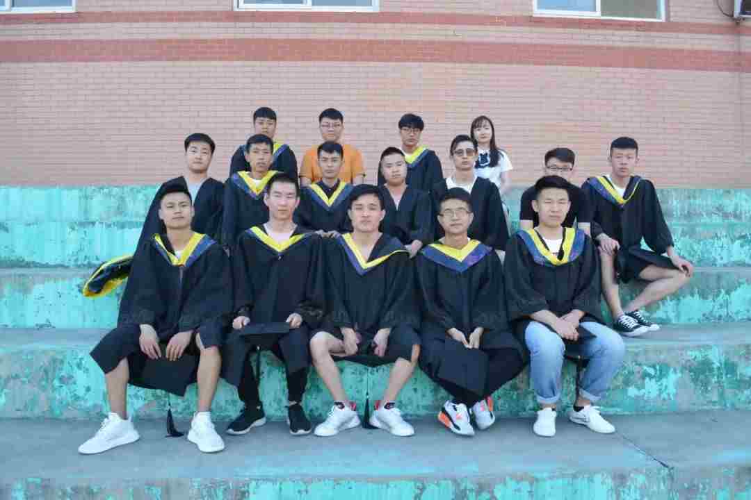 谈一别奋斗路 聚四载同窗情  ——Beat365中文官方网站2022届毕业 生欢送会