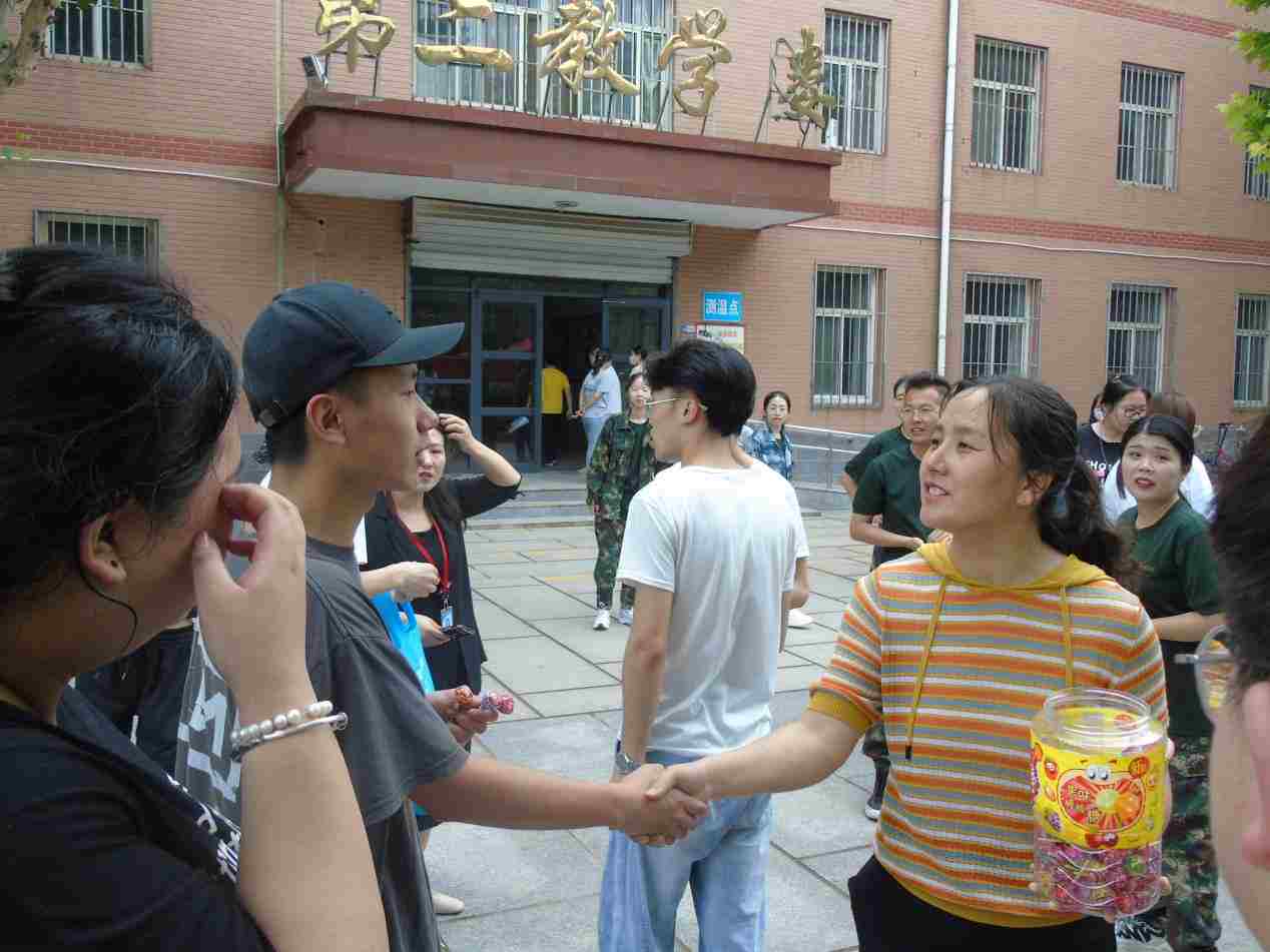 谈一别奋斗路 聚四载同窗情  ——Beat365中文官方网站2022届毕业 生欢送会