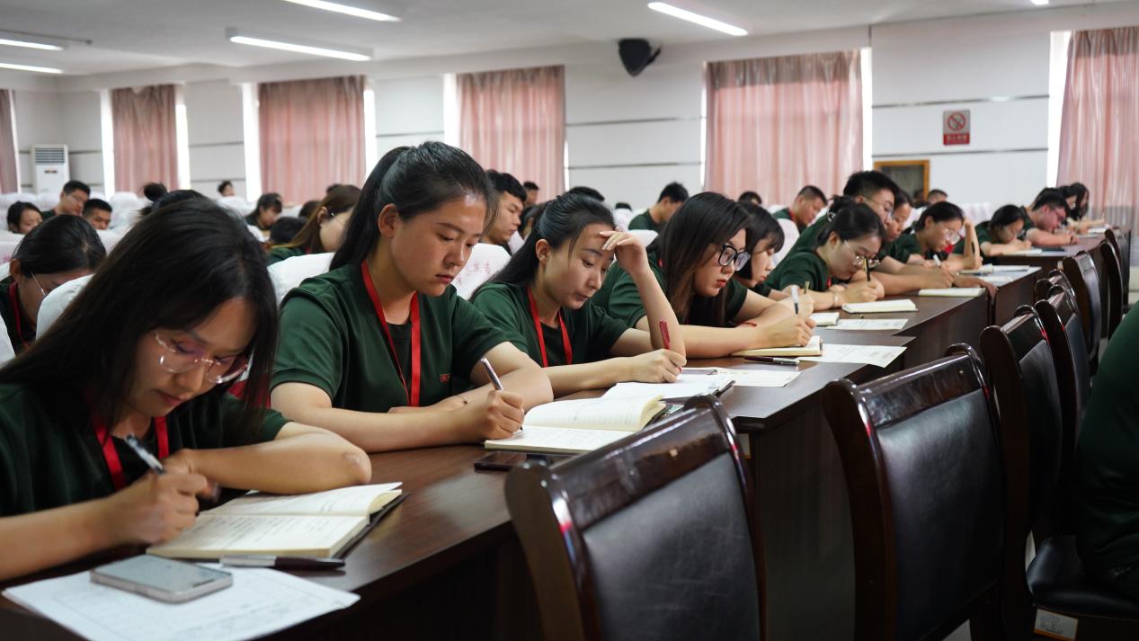 强化凝“新”聚力，赓续立德树人——Beat365“传帮带”式新入职辅导员培训圆满结束