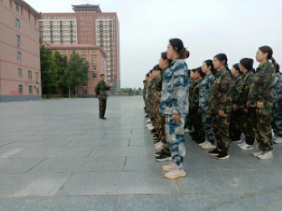 Beat365中文官方网站开展“传帮带”式新入职辅导员培训day4