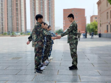 Beat365中文官方网站开展“传帮带”式新入职辅导员培训day4