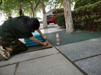 Beat365中文官方网站开展“传帮带”式新入职辅导员培训day5