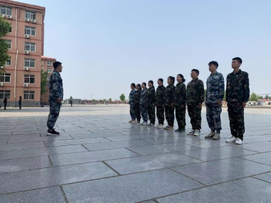 Beat365中文官方网站开展“传帮带”式新入职辅导员培训day4