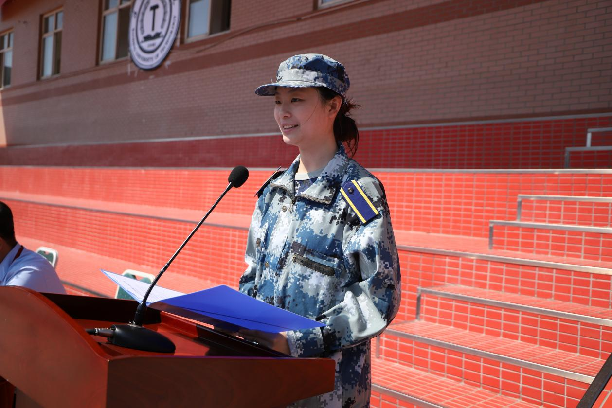 Beat365中文官方网站2023级新生军训开营式隆重举行