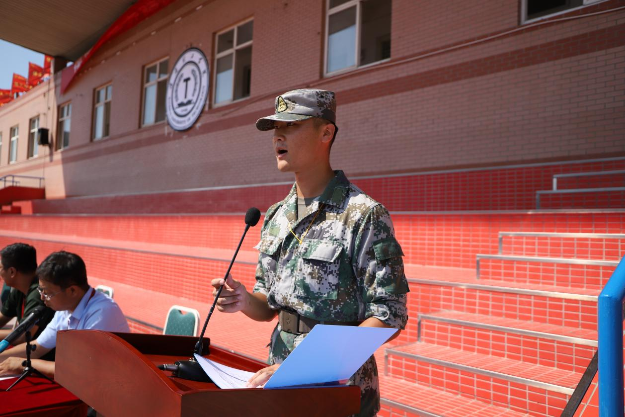 Beat365中文官方网站2023级新生军训开营式隆重举行