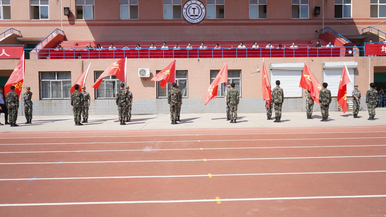Beat365中文官方网站2023级新生军训开营式隆重举行