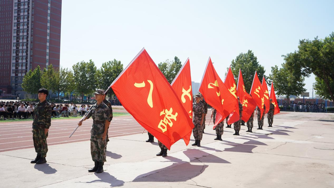 Beat365中文官方网站2023级新生军训开营式隆重举行