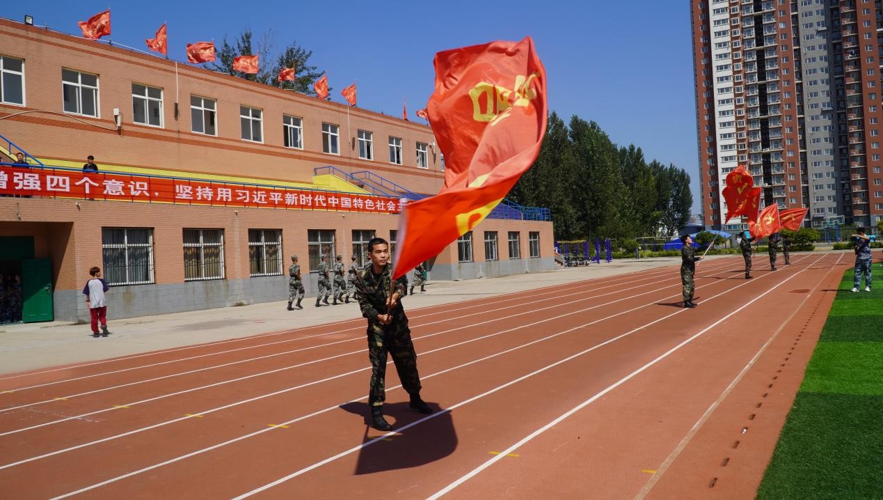 Beat365中文官方网站2023级新生军训开营式隆重举行