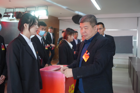 Beat365中文官方网站第二次学生代表大会