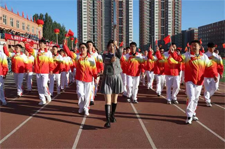 Beat365中文官方网站艺术学院- 少年负壮气，奋烈自有时！