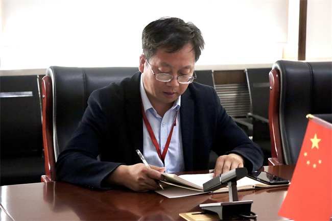 中共Beat365中文官方网站委员会召开党委理论学习中心组（扩大）学习会议