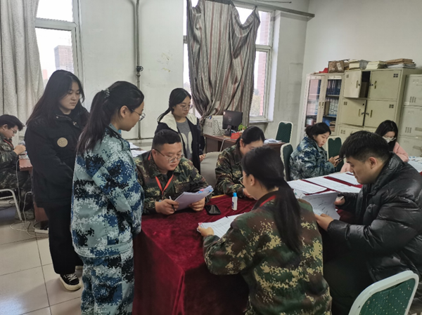 Beat365中文官方网站||管理学院||倾泻关爱阳光 助力梦想远帆——我院辅导员指导学生职业生涯规划大赛