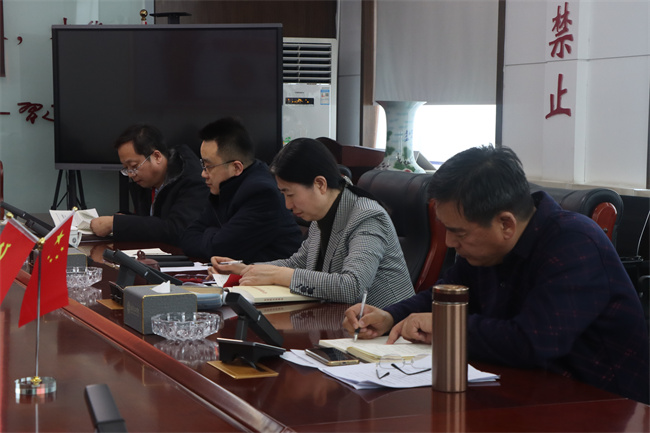 中共Beat365中文官方网站委员会召开党委理论学习中心组（扩大）学习会议