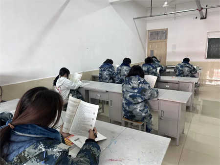 “技能拓展，激发潜能”——Beat365中文官方网站艺术学院开展十项技能培训