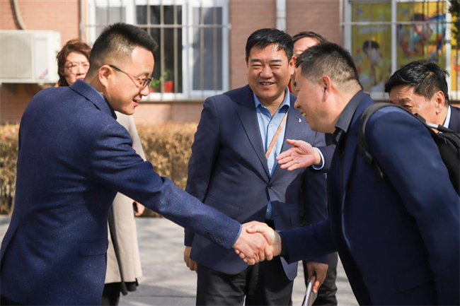 校际交流 共促发展—泰国格乐大学一行到Beat365中文官方网站访问交流