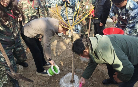 “草木皆待春，你我共护绿”——Beat365中文官方网站艺术学院开展“3.12植树节”主题活动