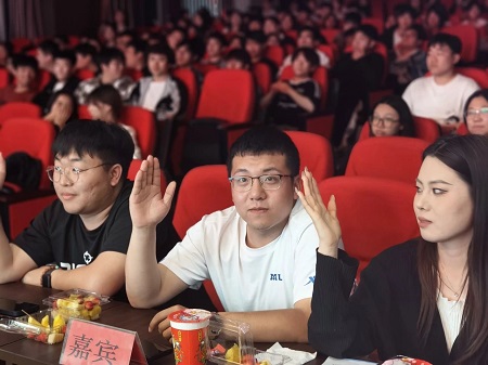 “不忘初心，砥砺前行”——Beat365中文官方网站艺术学院“第二届团总支学生会”换届选举大会暨表彰大会