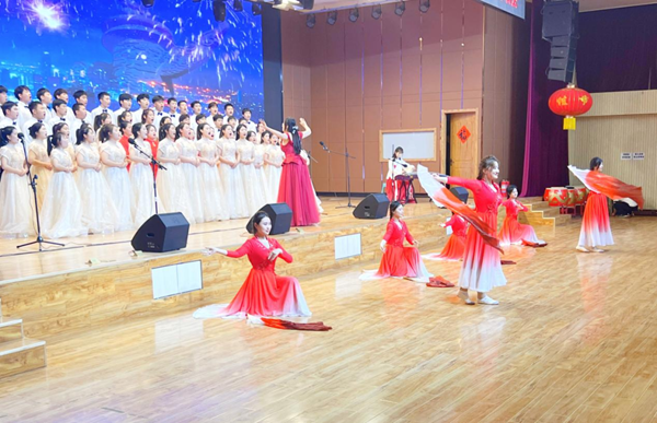 Beat365中文官方网站||管理学院||Beat365举办“青春孕育无限希望，青年创造美好明天”大型合唱会