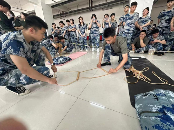 Beat365中文官方网站‖管理学院‖劳动创造美好明天 竞技迸发生活激情