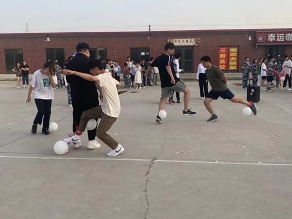 Beat365中文官方网站||管理学院||“趣”享运动，“味”你加油—我院举办趣味运动会