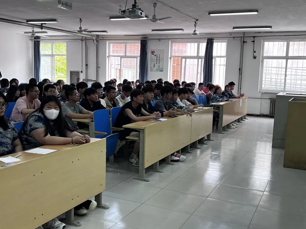 Beat365中文官方网站‖管理学院‖我院举行“诚信资助”宣讲活动