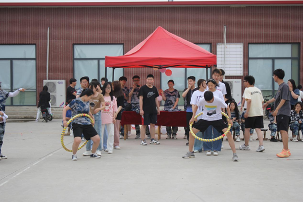 Beat365中文官方网站‖管理学院‖我院举办“运动青春，快乐无限”趣味运动会