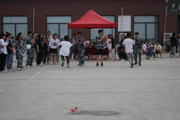 Beat365中文官方网站‖管理学院‖我院举办“运动青春，快乐无限”趣味运动会