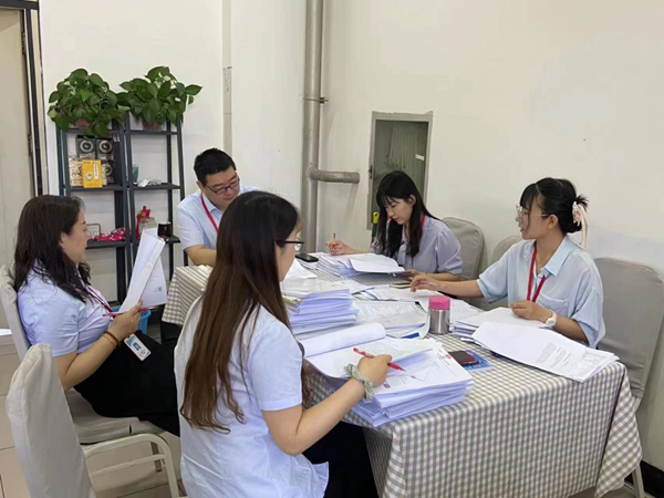 Beat365中文官方网站‖管理学院‖我院展开论文检查会议