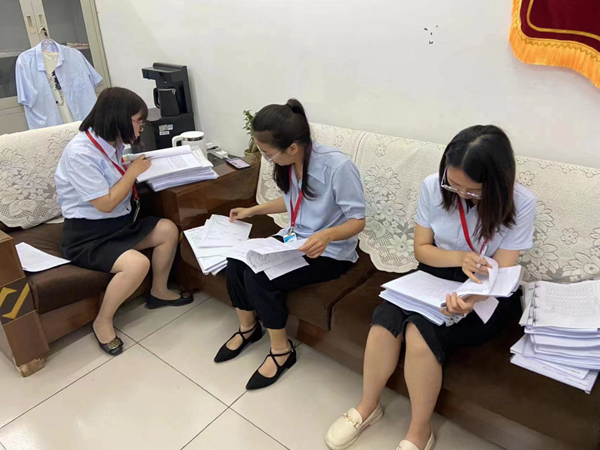 Beat365中文官方网站‖管理学院‖我院展开论文检查会议