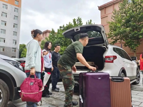 Beat365中文官方网站‖管理学院‖暖心服务，助力2023届毕业生走好大学生涯的最后一公里