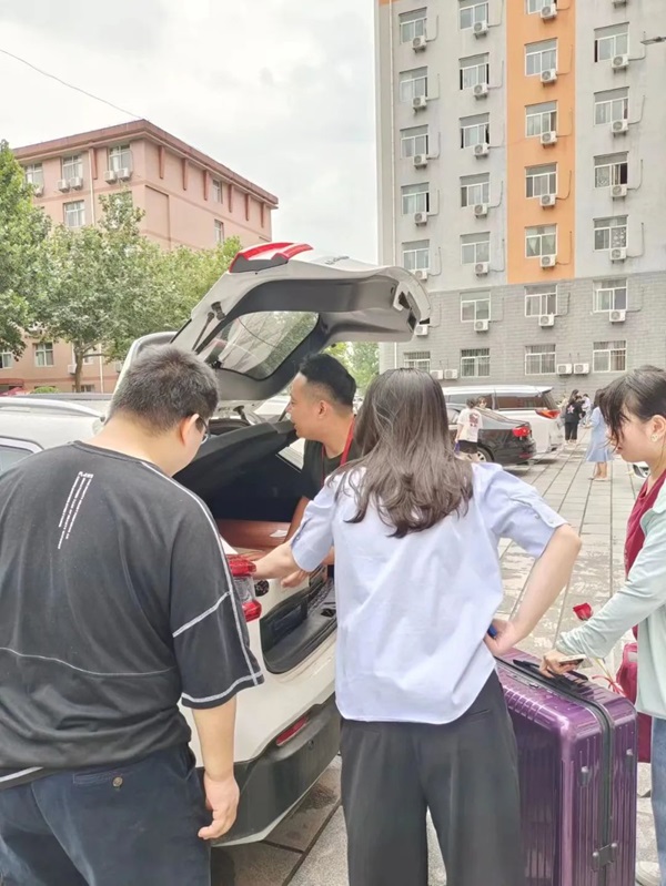 Beat365中文官方网站‖管理学院‖暖心服务，助力2023届毕业生走好大学生涯的最后一公里