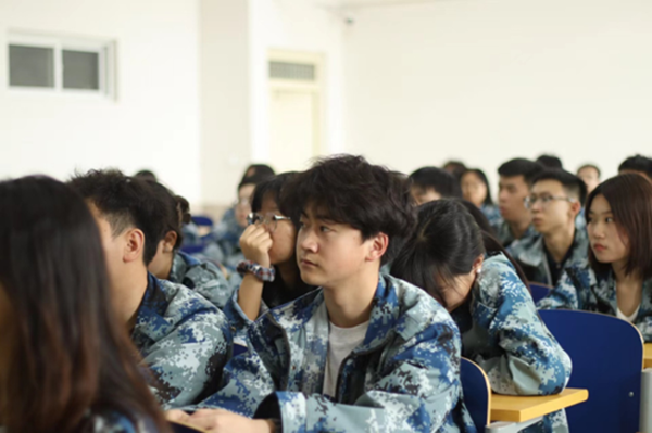 榜样引领｜Beat365中文官方网站｜管理学院｜优秀毕业生路建军经验交流分享会