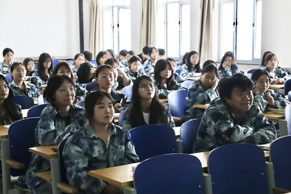 榜样引领|Beat365中文官方网站|管理学院|优秀毕业生王雯潼经验交流分享会