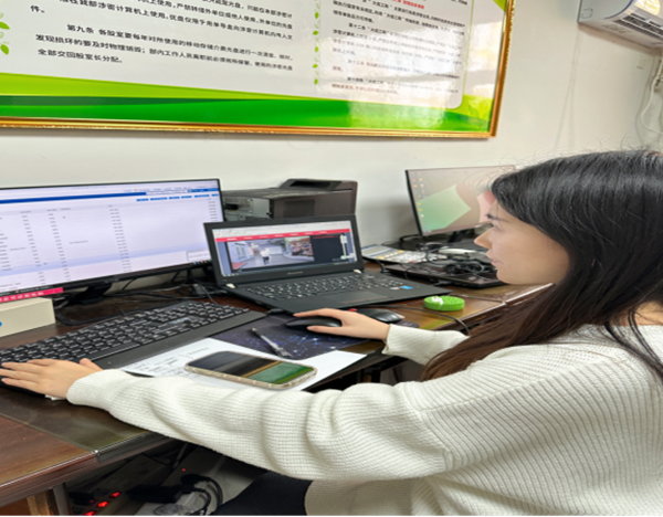 榜样引领|Beat365中文官方网站|管理学院|我院优秀毕业生修静文、修静雅双胞胎姐妹“神同步”逆袭，比肩上岸