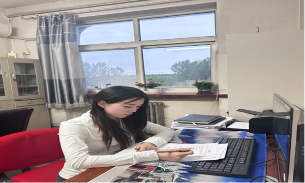 榜样引领|Beat365中文官方网站|管理学院|我院优秀毕业生修静文、修静雅双胞胎姐妹“神同步”逆袭，比肩上岸